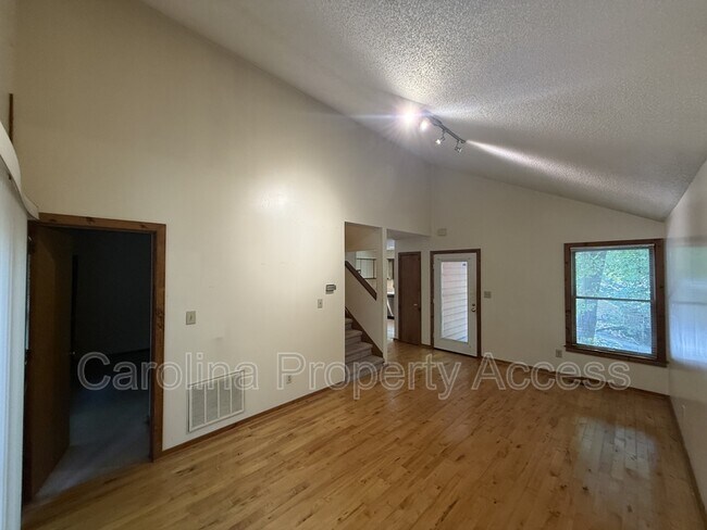 113 S Peak Dr