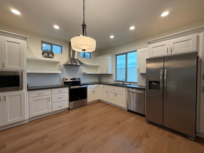 Photo - Loft home in downtown Woodland with SOLAR!!