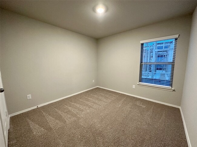 Building Photo - 506 Dalloway St
