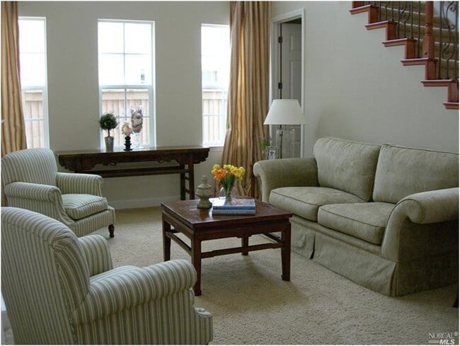 Photo - 60 Laurelwood Dr