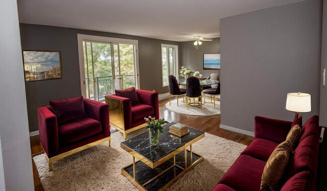 Building Photo - 2100 Regent St