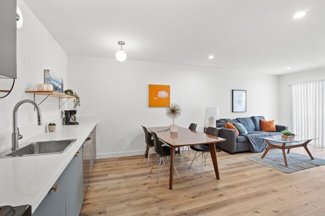 Photo - Individual Bungalows: All 1 bedroom/ 1 bath units all with LARGE PRIVATE YARDS. Unit 117