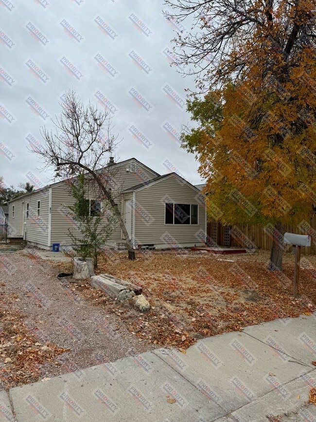 Building Photo - Single Family Home