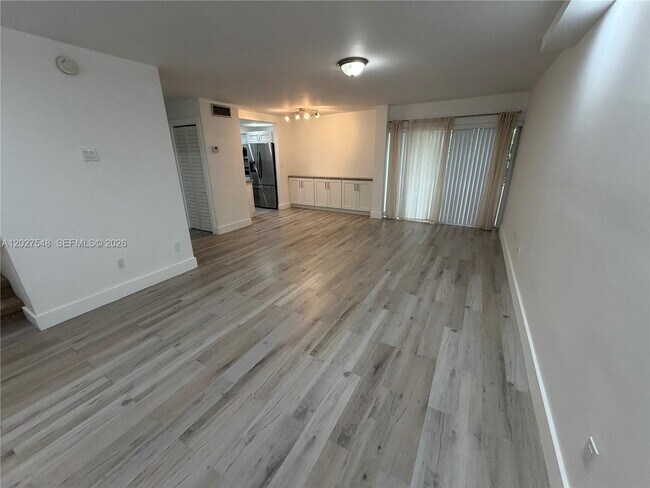 Building Photo - 5838 SW 74th Terrace Unit 118