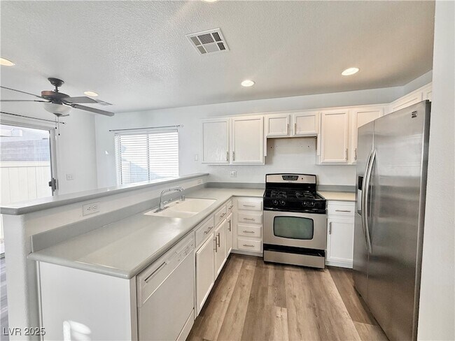 Photo - 10596 Corte Sierra St