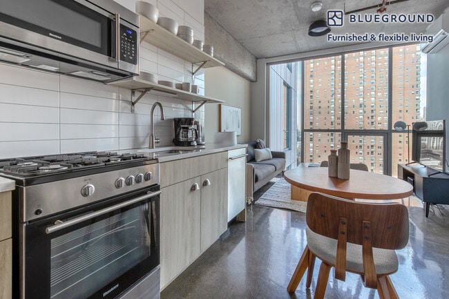 Photo - 108 W Chicago Ave Unit FL12-ID1012