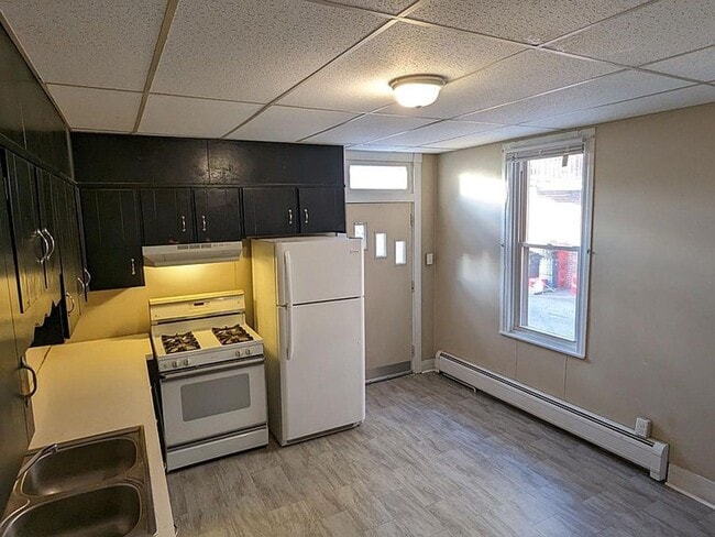 Photo - Huge 5bd in York!!