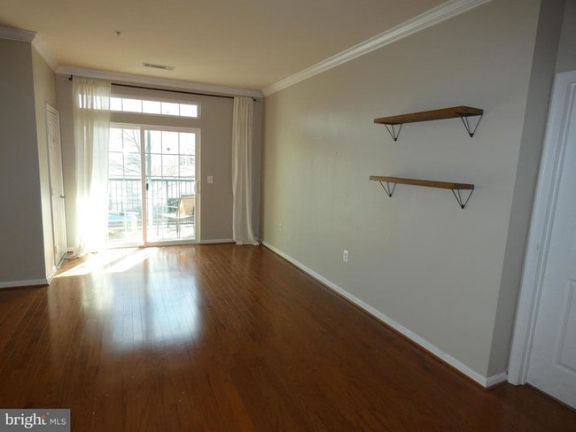 Photo - 2465 Army Navy Dr