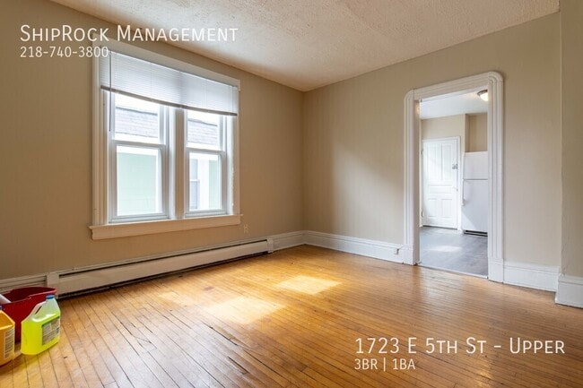 Photo - 1723 E 5th St Unit Upper