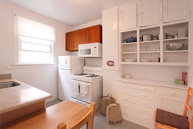 Photo - Spacious & Bright Studio, Classic SF Style, Fantastic Nob Hil Location (1219 Taylor Street #32)
