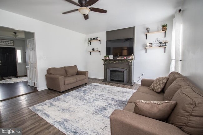 Photo - 45567 Bethson St