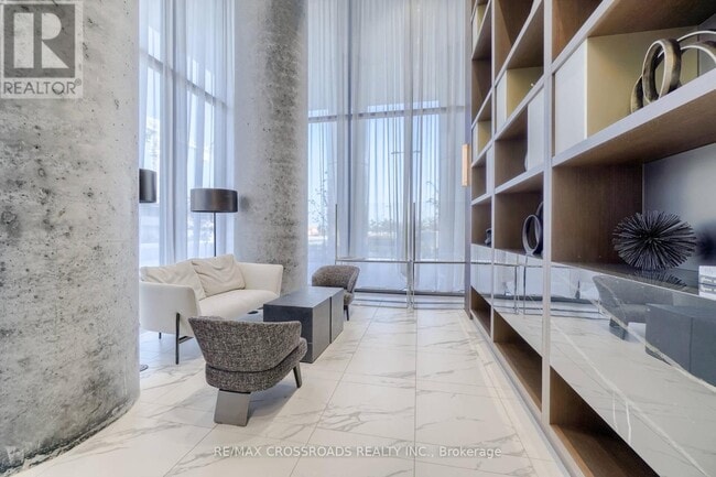 Photo - 950 Portage Pkwy Unit 4009