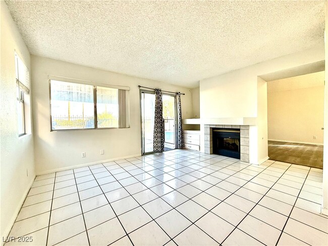 Photo - 1663 Duarte Dr