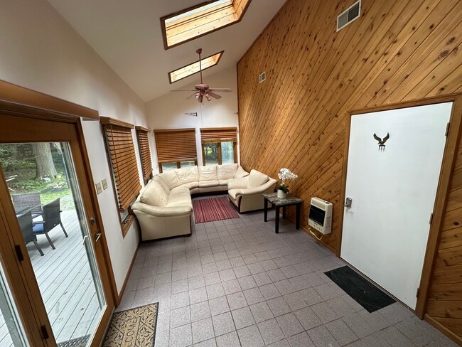 Photo - 113 Sir Bradford Rd