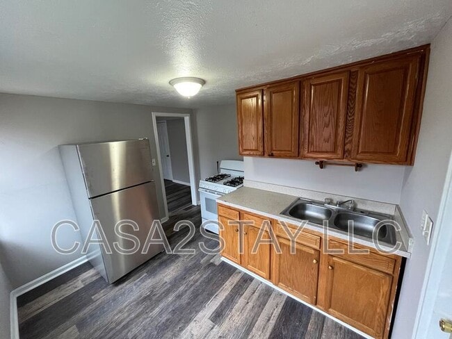 Building Photo - 1528 Alma Ave Unit 2