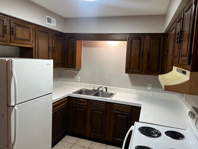 Photo - 1616-1634 W 42nd St