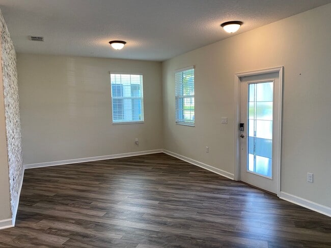 Photo - STOREY PARK - 3BR/2.5BA TOWNHOME WITH 2 CAR GARAGE