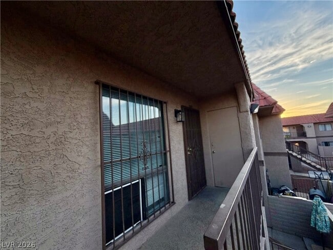 Photo - 4300 N Lamont St Unit 247