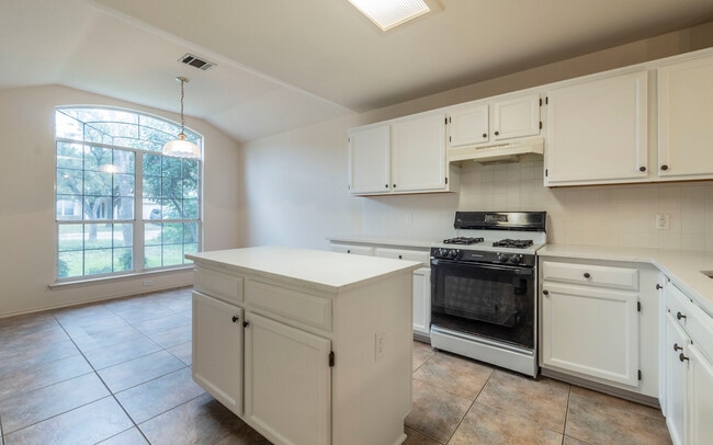 Photo - 2811 Hannah Kay Ln