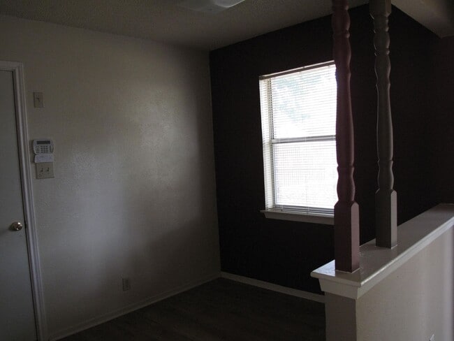 Photo - ***Amazing Home - Great Location ***