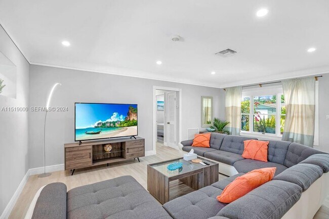 Photo - 5320 NE 16th Terrace