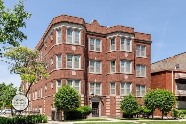 Building Photo - 118 S Austin Blvd Rental