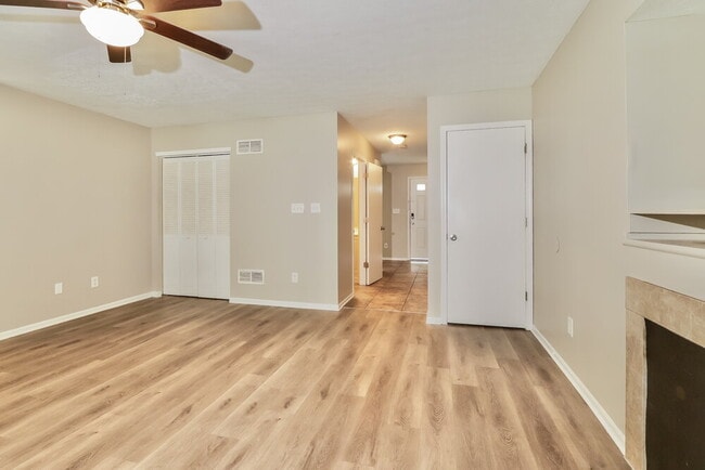 Photo - 6714 Hunters Creek Blvd