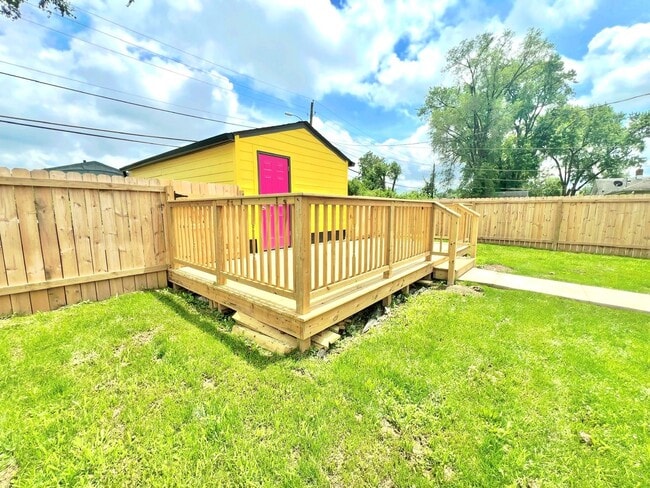 Photo - 2041 Adams St Unit 2043