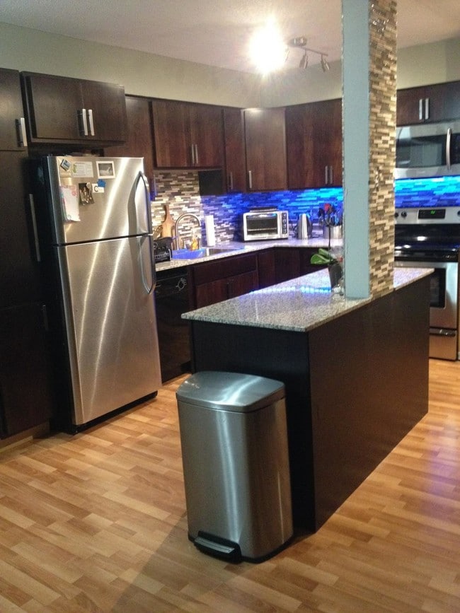 Photo - Willows On France