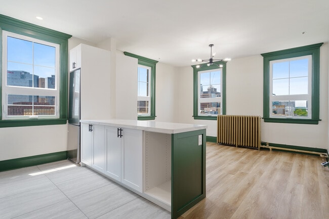 Building Photo - 72 James St N Unit 407