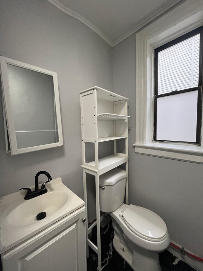 Photo - 87 Romaine Ave Unit 6