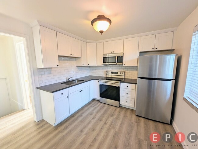 Building Photo - 2712 Unit 2712