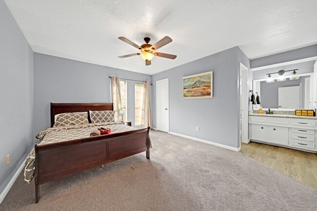 Photo - 222 Wickhamford Way