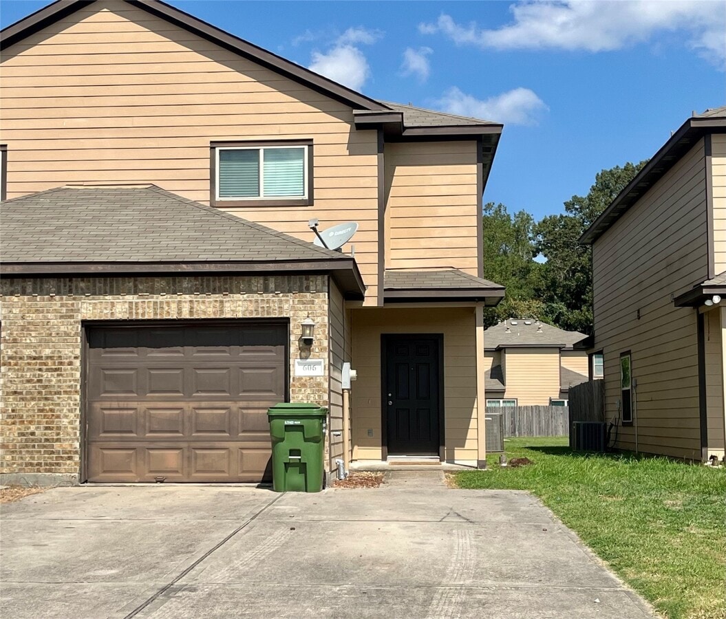 Photo - 606 Rosewood St Rental