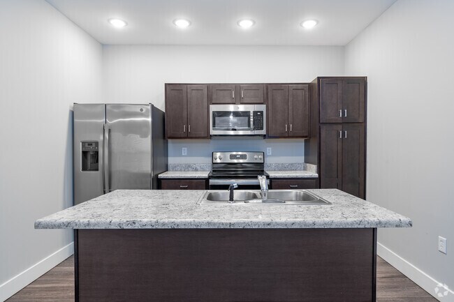 2BR, 2BA - 925sf; Kitchen