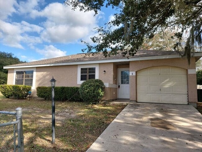 Building Photo - 1 Hickory Track