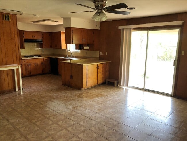 Photo - 1902 County Rd 56
