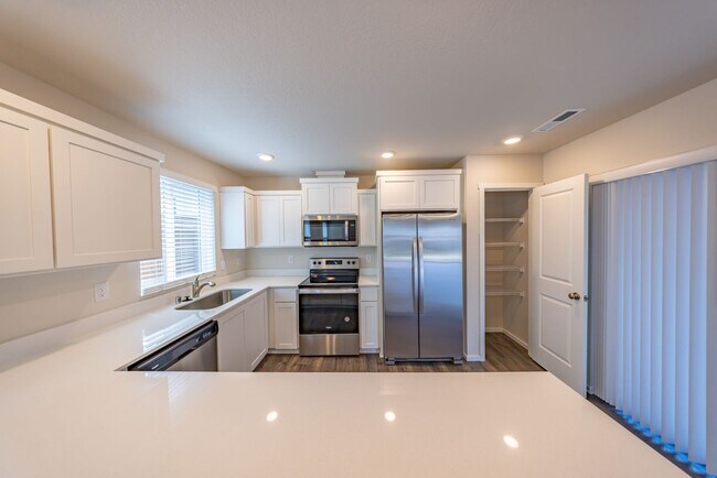 Photo - 3 bedroom home in Ridgefield w/ AC - Built...