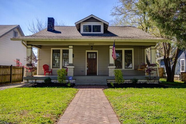 Photo - 1202 Meridian St House