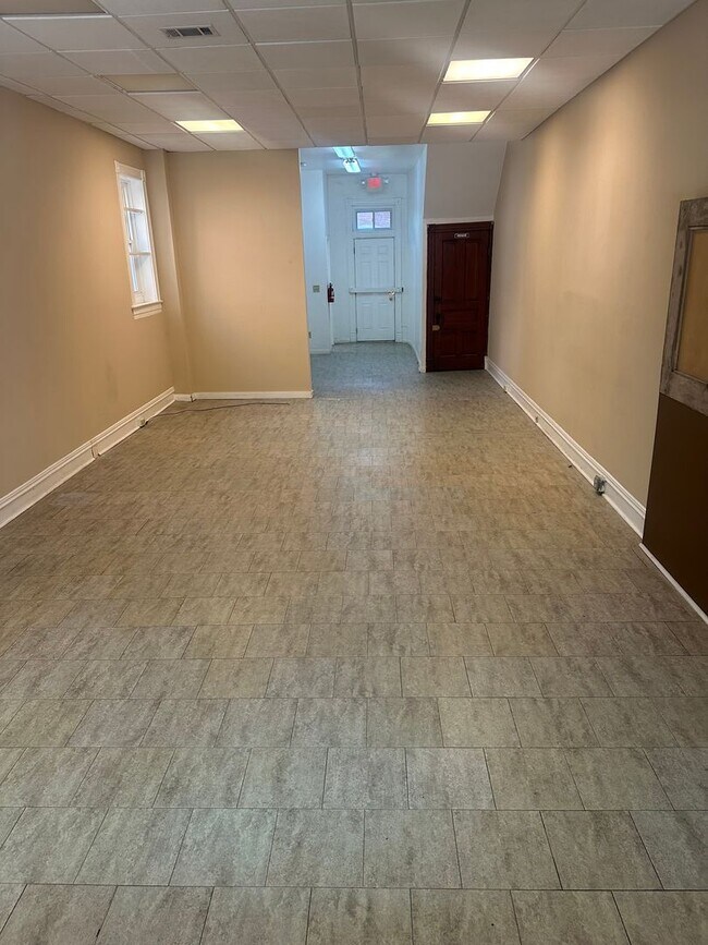 Photo - 2001-2003 Cherokee St Unit 2003