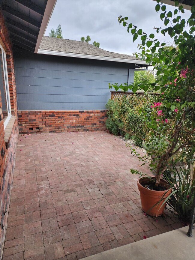 3 Bedroom 2 bath with 2 car garage off of Rental House Rental in