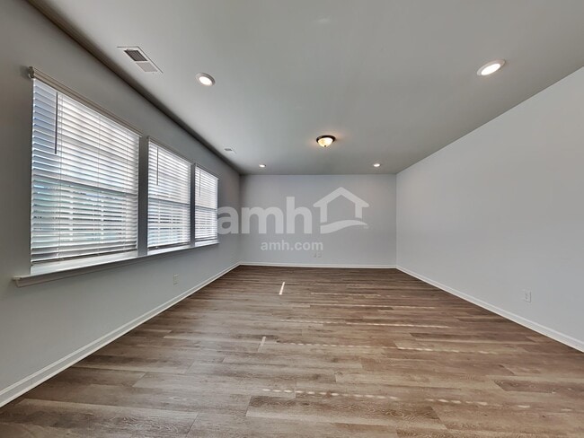 Photo - 139 Stagecoach Ave