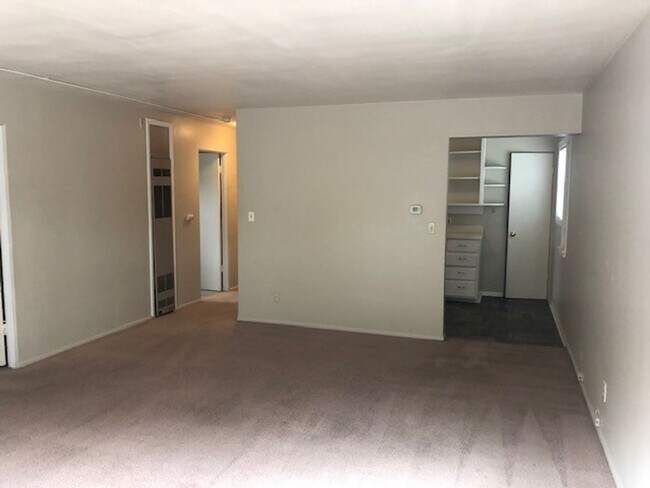 Photo - 3105 1/2-3105 Eastlake Ave E Unidad 02 - 3105 A