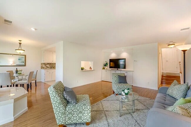 117 E Rincon Ave