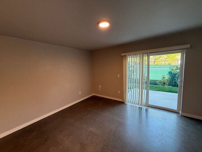 Photo - 2915 Waverly Dr SE