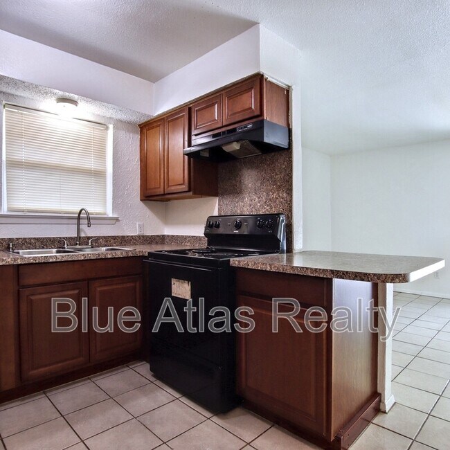 Photo - 4816 Wellesley Ave