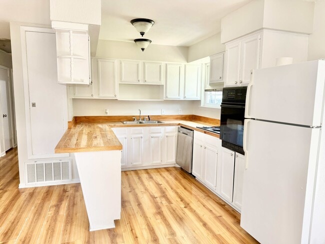 Photo - 6937 N Rothmer Dr