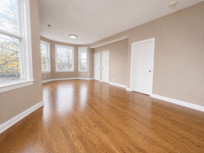 Photo - 1807 N Lawndale Ave Unidad 2