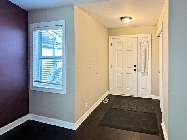 Photo - 559 Sandy Ct