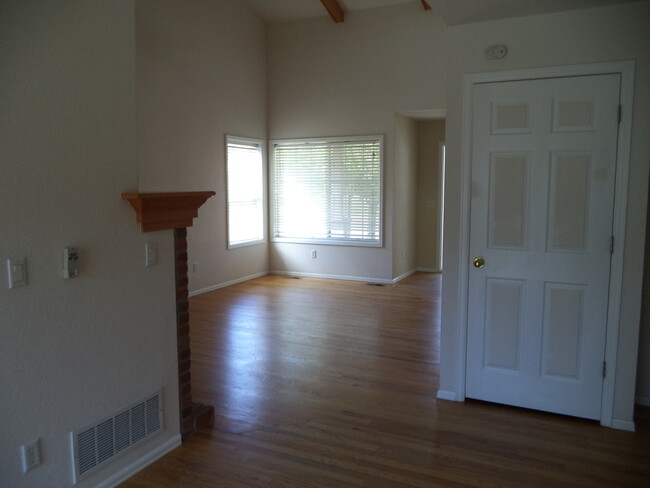 Photo - 3 bedrooms plus loft! Main Floor Master plus so much more!